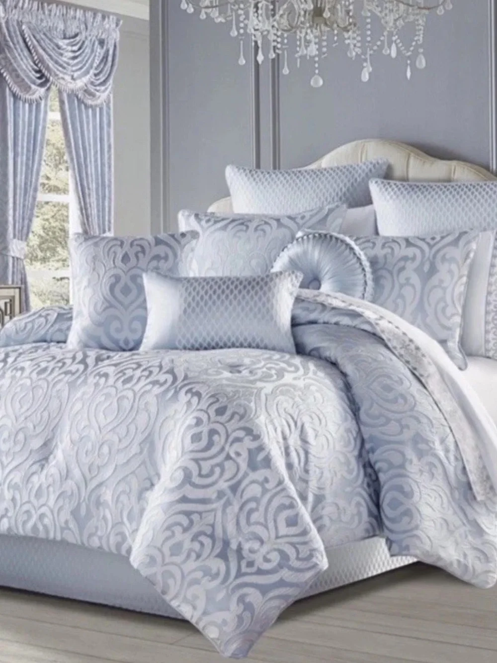 J. Queen New York Malita Comforter Set NWT Sz QUEEN